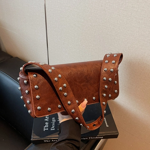 Sac À Épaule Sous L'Aisselle Femmes Rétro Cuir PU Avec Rivets Argentés Style Punk Sac Baguette Décontracté Quotidien