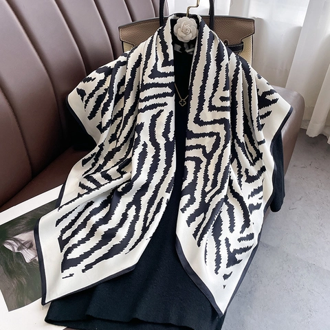 Carré De Satin Motif Zèbre Satin Twill Polyester Aspect Satin Foulard Cheveux Écharpe Cou Pour Femme Accessoires Élégants