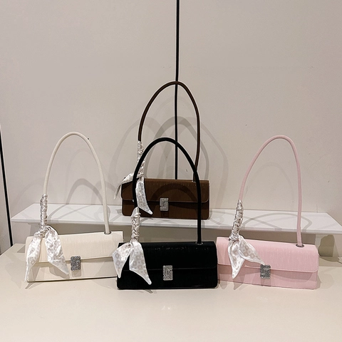 Bolso de Axila de Cuero PU para Mujer con Pañuelo de Seda Decorativo y Hebilla Cuadrada de Strass Color Sólido Bolso de Hombro Baguette