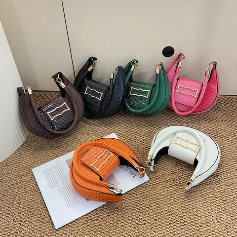 Borsa a Tracolla a Mezzaluna in Pelle PU con Motivo a Coccodrillo per Donna Borsa Sottobraccio Fibbia Dorata Hobo di Nicchia Piccola