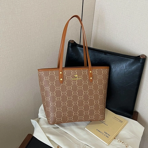 Women Tote Bag Large Capacity Monogram Printed PU Leather Retro Shoulder Bag Casual Travel Handbag Kangaroo Logo Elegant