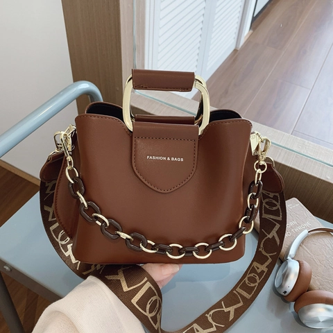 Women Vintage PU Leather Bucket Bag With Metal Handle Chain Decor Multi Straps Crossbody Shoulder Bag Large Capacity Bag
