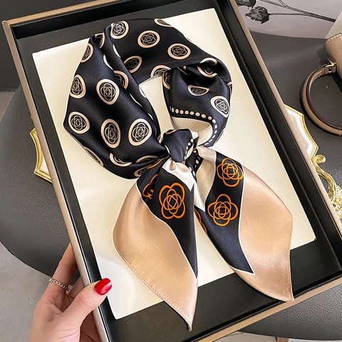 Foulard Quadrato In Raso Da Donna Elegante Motivo A Camelia Sciarpa Versatile Accessorio Di Moda