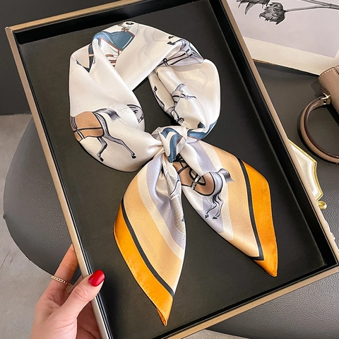 Sciarpa Quadrata In Pura Raso Di Gelso Stampa Cavallo Retrò Elegante Foulard In Raso Per Donne
