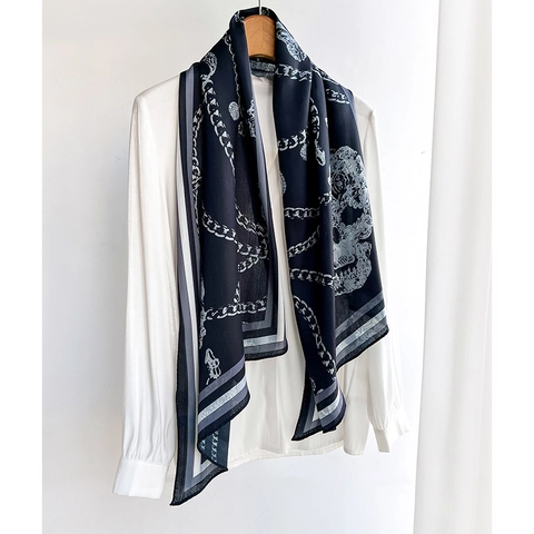 Elegante Lange Sjaal Ketting Schedel Print Lichtgewicht Polyester Satijn Gevoel Veelzijdige Damessjaal