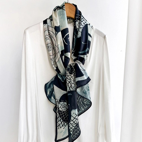 Elegante Sciarpa Lunga Con Fiori Di Camelia In Raso Di Poliestere Liscio Foulard Versatile Accessorio Di Moda Artistica
