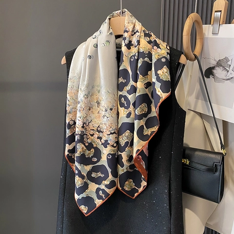 Vintage Printed Square Scarf Satin Feeling Polyester Shawl Sun Protection Floral Leopard Pattern Fashion Accessory For Women