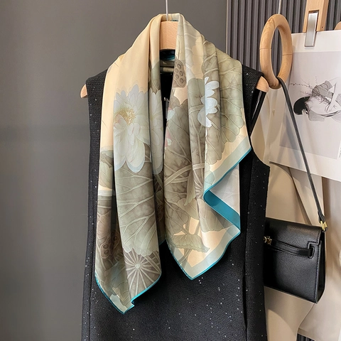 Grande Sciarpa Quadrata In Poliestere Satinato Stampa Loto A Doppia Faccia Elegante Moda Foulard Da Donna