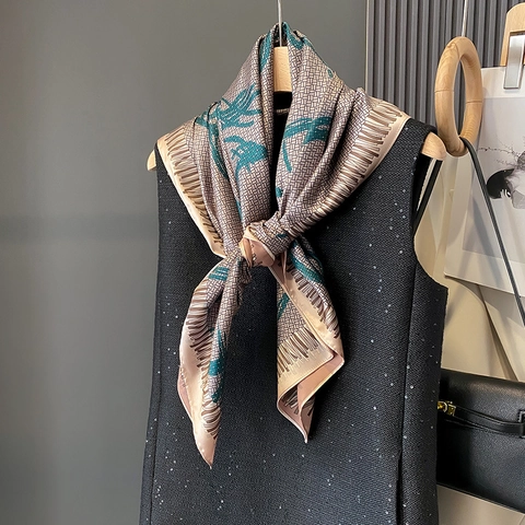 Foulard Quadrato In Simil Raso Con Stampa Geometrica Elegante Leggero Double Face Per Donna Accessori Moda