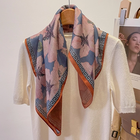 Sciarpa Quadrata Con Stampa Floreale Retrò Tocco Di Raso Poliestere Foulard Elegante Accessorio Da Donna