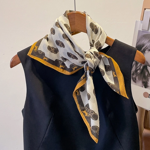Square Scarf Women Satiny Polyester Retro Carriage Chain Print Vintage Versatile Professional Neck Scarf