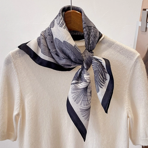 Elegant Square Scarf For Women Polyester Tropical Leaf Printed Satiny Neck Scarf Fashionable Head Wraps Shawl Accessory