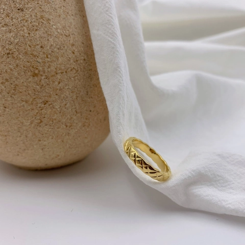 Gequilt Patroon Ring Titanium Staal Vintage Golvende Rand Verguld Minimalistische Hoogwaardige Sieraden Voor Dames