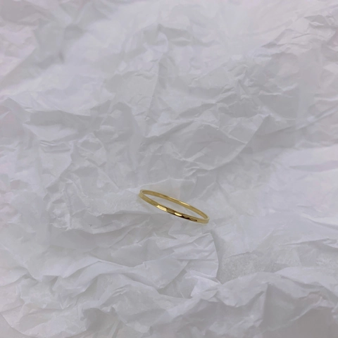 Minimalistische Dunne Ring 18K Verguld Titaniumstaal Spiegel Gepolijst Stapelbaar Geometrische Sieraden Voor Vrouwen