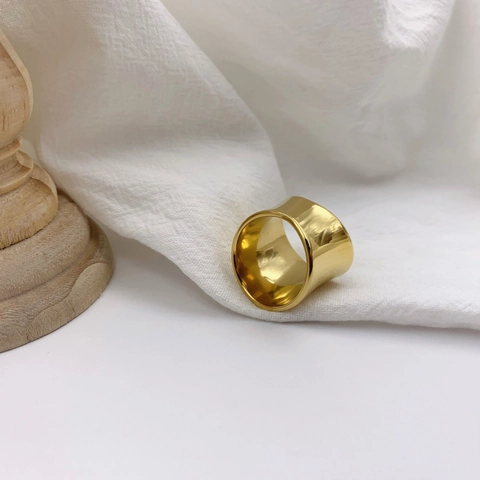 Minimalistische Brede Band Ring Titanium Staal Verguld Glad Gepolijst Onregelmatig Ontwerp Sieraden Voor Dames