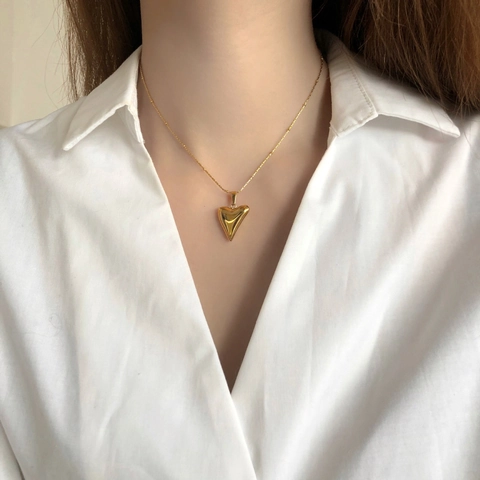 Dreidimensionaler Herzanhänger Halskette Titanstahl Gold Spiegelpoliert Minimalistische Schlüsselbeinkette Für Damen