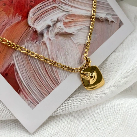Abstraktes Gesicht Relief Quadrat Anhänger Halskette Edelstahl Gold Retro Figaro Kette Schmuck Für Damen