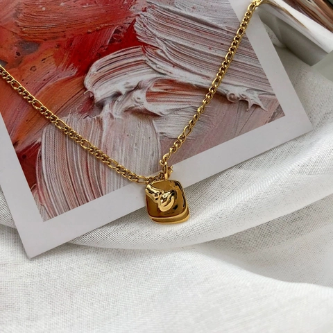 Abstraktes Gesicht Relief Quadrat Anhänger Halskette Edelstahl Gold Retro Figaro Kette Schmuck Für Damen