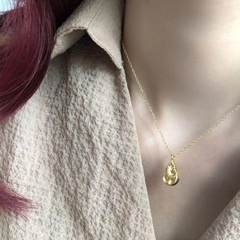 Collana Con Ciondolo A Goccia Dacqua Acciaio Al Titanio Placcato Oro Consistenza Irregolare Lava Metallo Liquido Stile Ins Per Donne