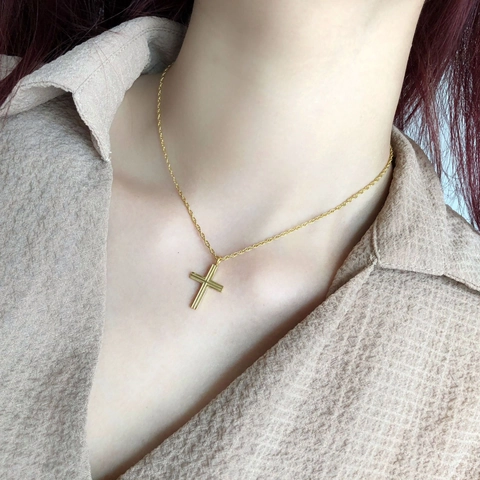Kreuz Anhänger Halskette Titanstahl Vergoldet Minimalistisch Stereo Rille Geometrischer Schmuck Für Damen