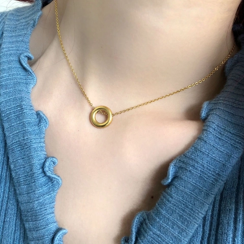 Geometric Circle Pendant Necklace Titanium Steel Gold Plated Minimalist Clavicle Chain For Women Simple Style