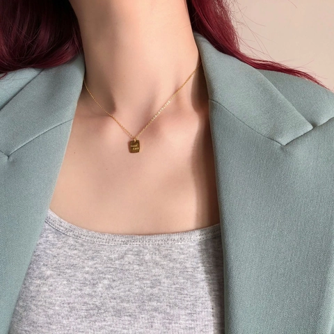 Minimalistische Edelstahl Good Luck Rechteckige Anhänger Halskette Für Damen 14K Vergoldet Winzige Charm Schlüsselbeinkette Schmuck