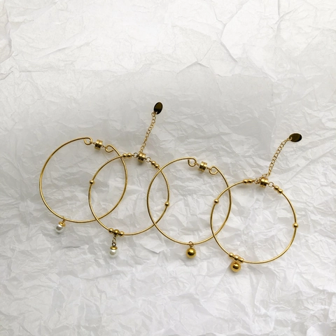 Bracciale Rigido Minimalista In Acciaio Al Titanio Placcato Oro Con Ciondoli Künstliche Perle Chiusura Magnetica Elegante