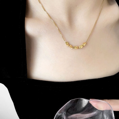 Collar De Acero De Titanio Dorado Minimalista Con Colgantes De Frijoles Irregulares Cadena De Caja Para Mujer Accesorio Chic