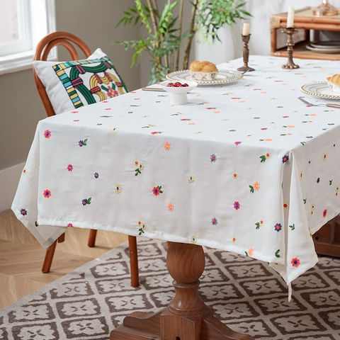 Pastoral Embroidered Floral Tablecloth White Polyester Dustproof Table Cover For Dining Room Kitchen Rectangular Decor