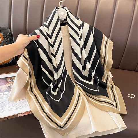 Elegante Grande Sciarpa Quadrata Poliestere Sensazione Raso Motivo Geometrico A Righe Moda Testa Collo Scialle Accessorio Donne