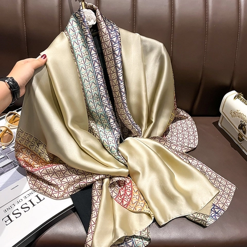 Elegante Donna Grande Sciarpa Di Moda Imitazione Raso Raso Motivo Geometrico Scialle Quotidiano Ufficio Commuting Avvolgimento Leggero Liscio