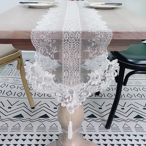 Chemin De Table En Dentelle Blanche Brodé Floral Ajouré Avec Glands Nordique Élégant Mariage Fête Décor