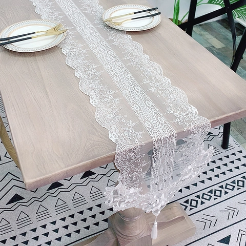 Chemin De Table En Dentelle Blanche Brodé Floral Ajouré Avec Glands Nordique Élégant Mariage Fête Décor