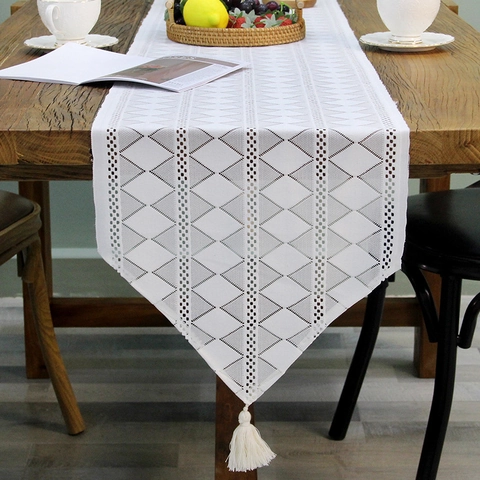 Runner da Tavolo in Pizzo Bianco Moderno Design Geometrico Traforato Con Nappine Decorazione Minimalista per Tavolo da Pranzo Festa