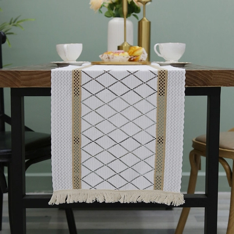 Chemin De Table Boho Blanc Aspect Lin Polyester Motifs Losanges Dentelle Évidée Bord Avec Glands Style Vintage Déco