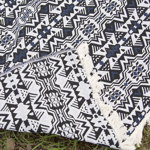 Bohemian Ethno Geometrische Picknickmatte Polyester-Baumwolle Quaste Retro Outdoor Camping Feuchtigkeitsbeständige Gewebte Decke Marineblau