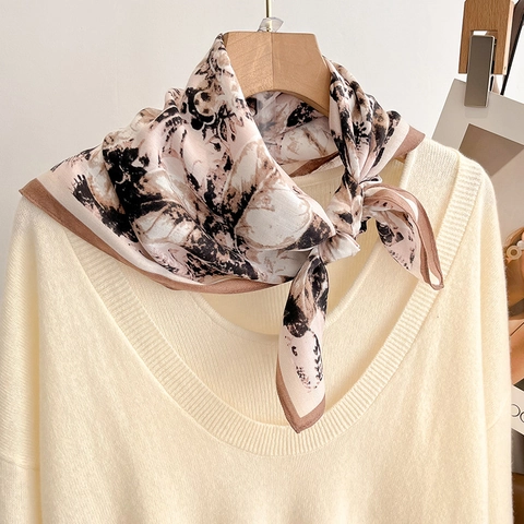 Dames Vierkante Satijnn Sjaal Bloemenprint Mode Halstuch Elegante Polyester Sjaal Voor Herfst Winter