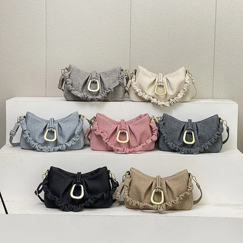 Borsa a Tracolla in Pelle PU Arricciata alla Moda Minimalista da Donna Borsa a Nuvola Plissettata con Fibbia in Metallo Dorato