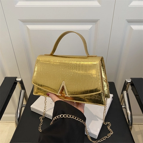 Women Crocodile Pattern PU Leather Crossbody Bag Small Square Handbag With Metal Chain Strap V Shaped Buckle Chic Trendy