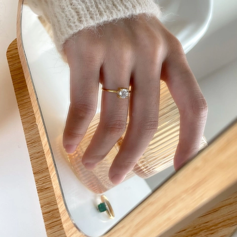 Minimalist Titanium Steel Ring For Women With Square Green Zircon Emerald Cut Four Prong Setting Vintage Gold Plated Jewelry