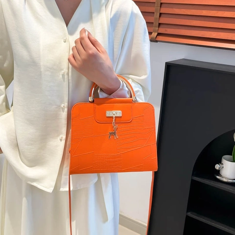 Krokodilmuster PU Leder Damen Quadratische Handtasche Mit Metallgriff Und Hirschanhänger Pendler Schulter Umhängetasche