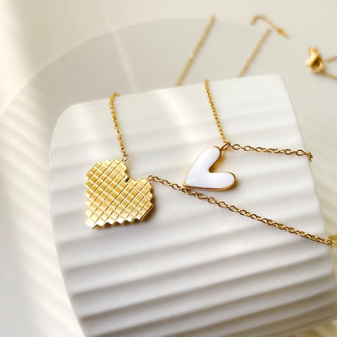 Collana Con Ciondolo A Cuore In Smalto Bianco Minimalista In Acciaio Al Titanio Catena A O Dorata Design Griglia Pixel