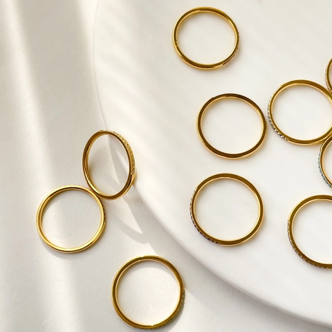 Anillo De Acero De Titanio Chapado En Oro Con Circonita Colorida Minimalista Banda Apilable Joyería Para Mujeres
