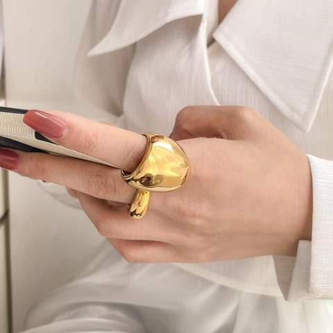 Klobige Goldene Titan Edelstahl Dome Ringe Für Frauen Minimalistische Übertriebene Polierte Geometrische Statement Schmuck
