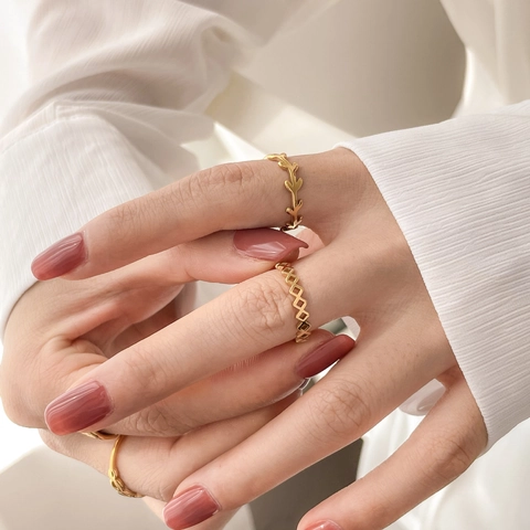 Hollow Geometric Square Leaf Bead Rings Titanium Steel Gold Plated Minimalist Elegant Jewelry For Women