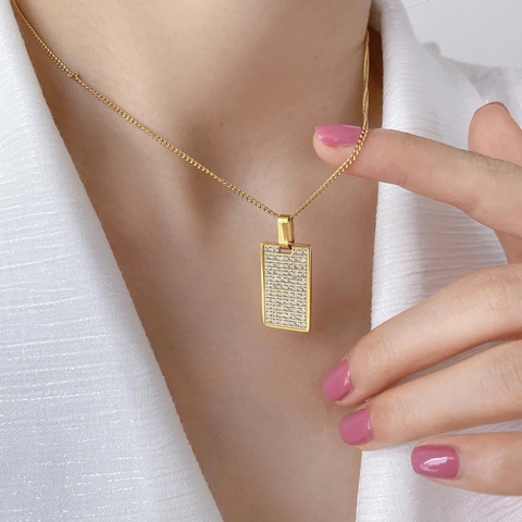 Collier Femme Acier Titane Pendentif Rectangulaire Damier Zirconium Tendance Minimaliste Chaîne Plaquée Or 18K