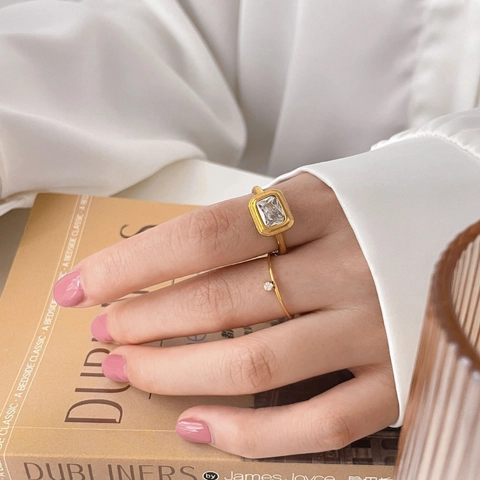 French Vintage 18K Gold Plated Titanium Steel Emerald Cut Zirconia Square Ring Star Inlaid Minimalist Ring Jewelry For Women
