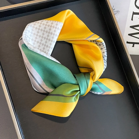 Foulard Quadrato in 100% Seta di Gelso Motivo a Scacchiera Geometrico a Colori Moda Foulard da Collo per Donna Scialle Decorativo