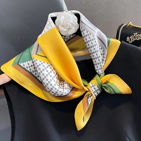 Foulard Quadrato in 100% Seta di Gelso Motivo a Scacchiera Geometrico a Colori Moda Foulard da Collo per Donna Scialle Decorativo