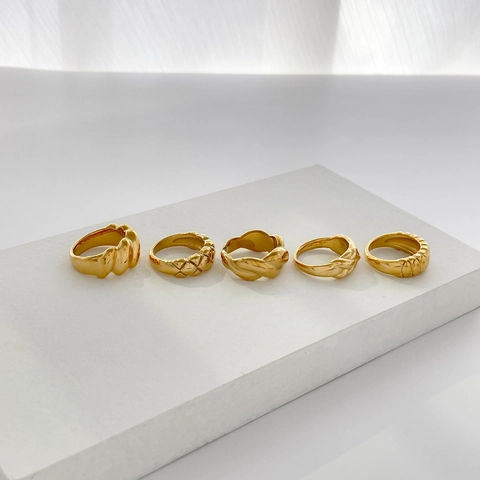 Anillo de Acero de Titanio Dorado Retro Francés para Mujer Vintage Acolchado Onda Trenzado Croissant Anillo de Dedo Joyería Minimalista
